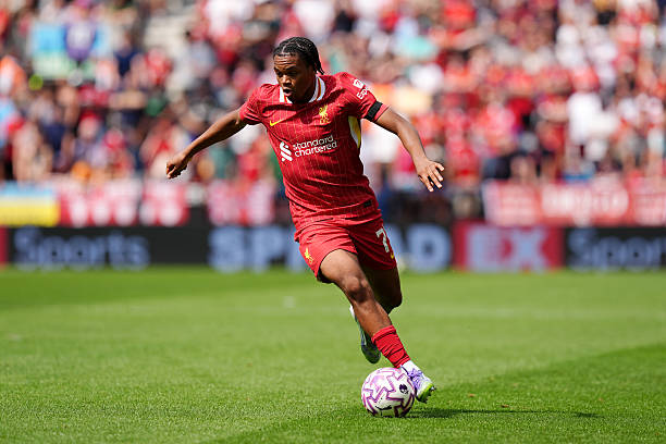 Rio Ngumoha: Thần đồng 16 tuổi và giấc mơ Quả bóng Vàng tại Anfield