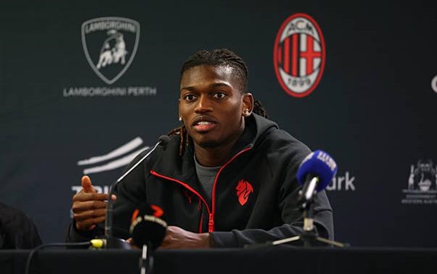 Cách mạng chiến thuật của Allegri và tương lai của AC Milan